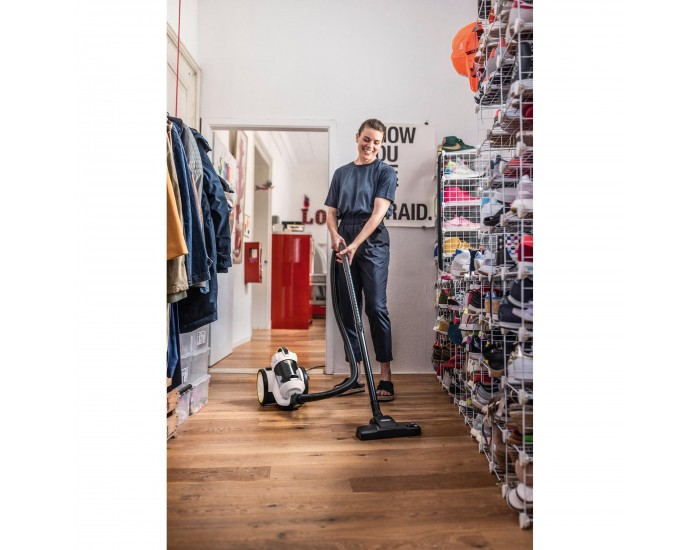 Прахосмукачка Karcher VC 3, с контейнер, 700 W