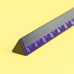 Milan Линия, триъгълна, 15 cm, цветна - Чертожни инструменти