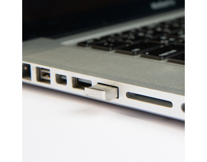 Памет Transcend 64GB JETFLASH 710, USB 3.1, Silver Plating Памет Transcend 64GB JETFLASH 710, USB 3.1, Silver Plating