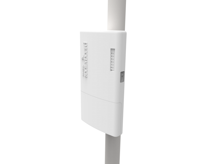 Комутатор MikroTik CRS105-5S-FB