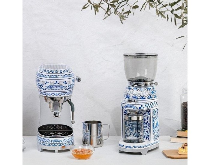 Кафемелачка SMEG CGF01DGBEU