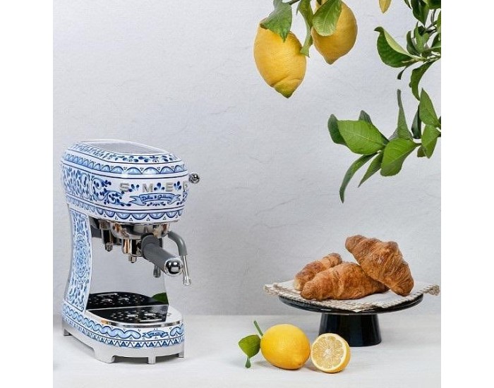 Кафемашина SMEG ECF02DGBEU