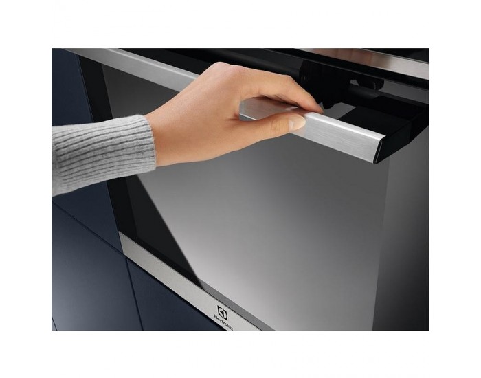 Фурна за вграждане Electrolux EOD6P77WX , 72 , Push бутони , А+ , Пиролиза
