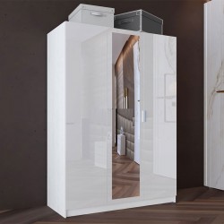 Трикрилен гардероб модел 1026, с огледало - Спалня
